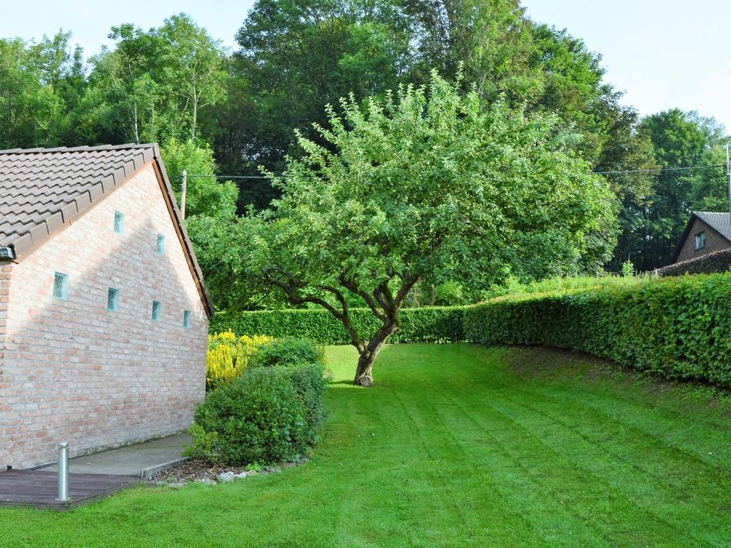 Modern Holiday Home In Stavelot With Fireplace ภายนอก รูปภาพ