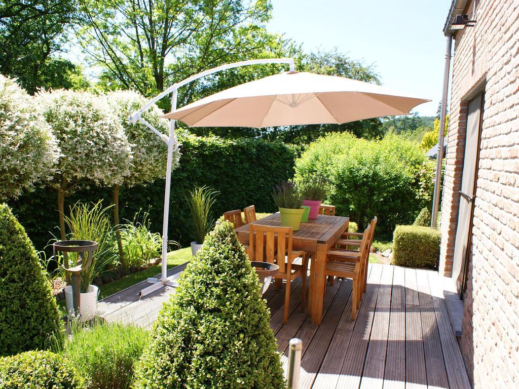 Modern Holiday Home In Stavelot With Fireplace ภายนอก รูปภาพ