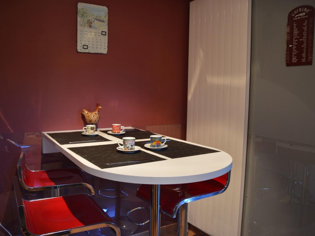 Modern Holiday Home In Stavelot With Fireplace ภายนอก รูปภาพ